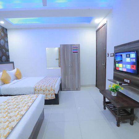 Oaks Inn Plaza Delhi Airport New Delhi Exterior photo