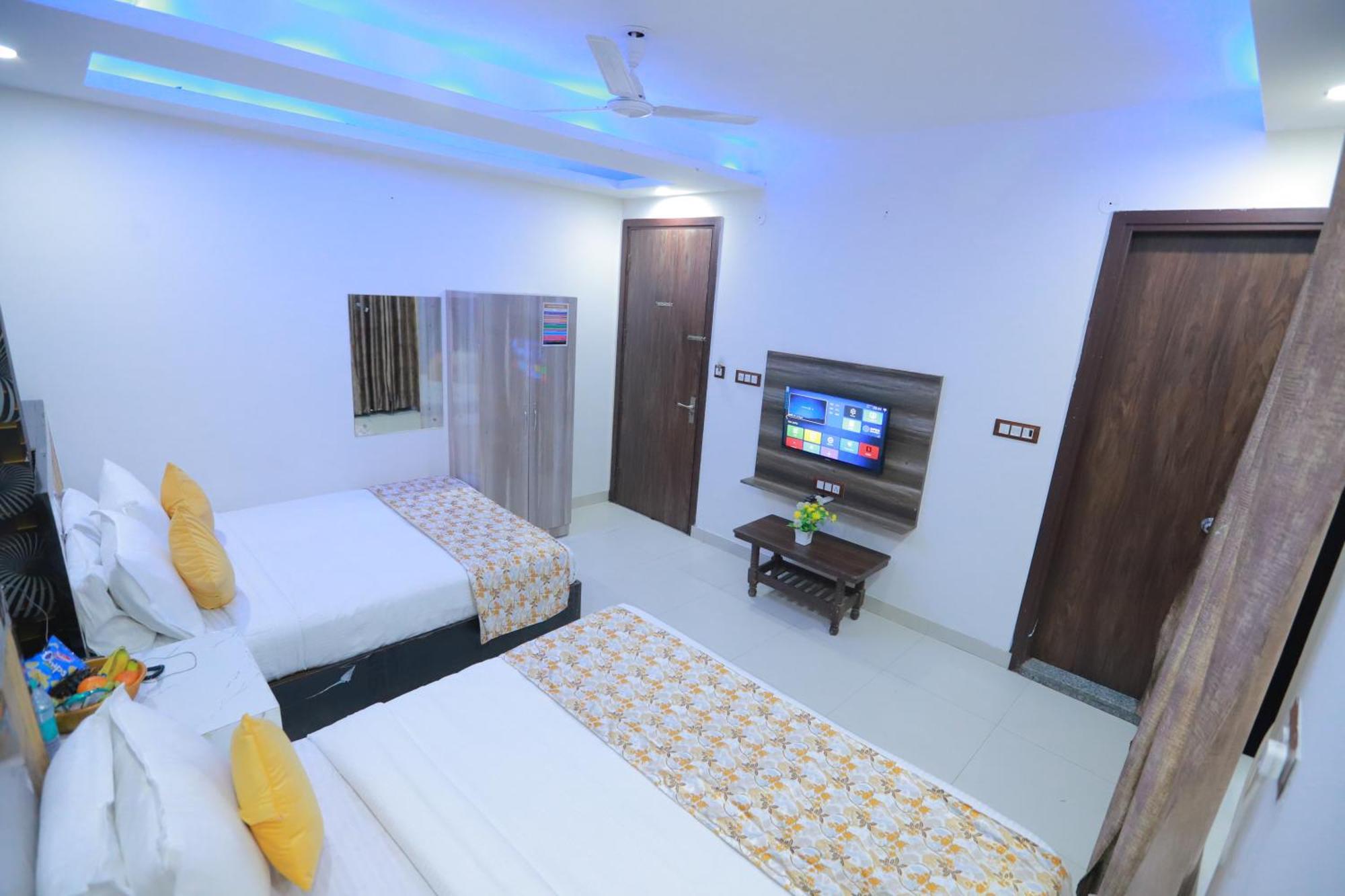 Oaks Inn Plaza Delhi Airport New Delhi Exterior photo