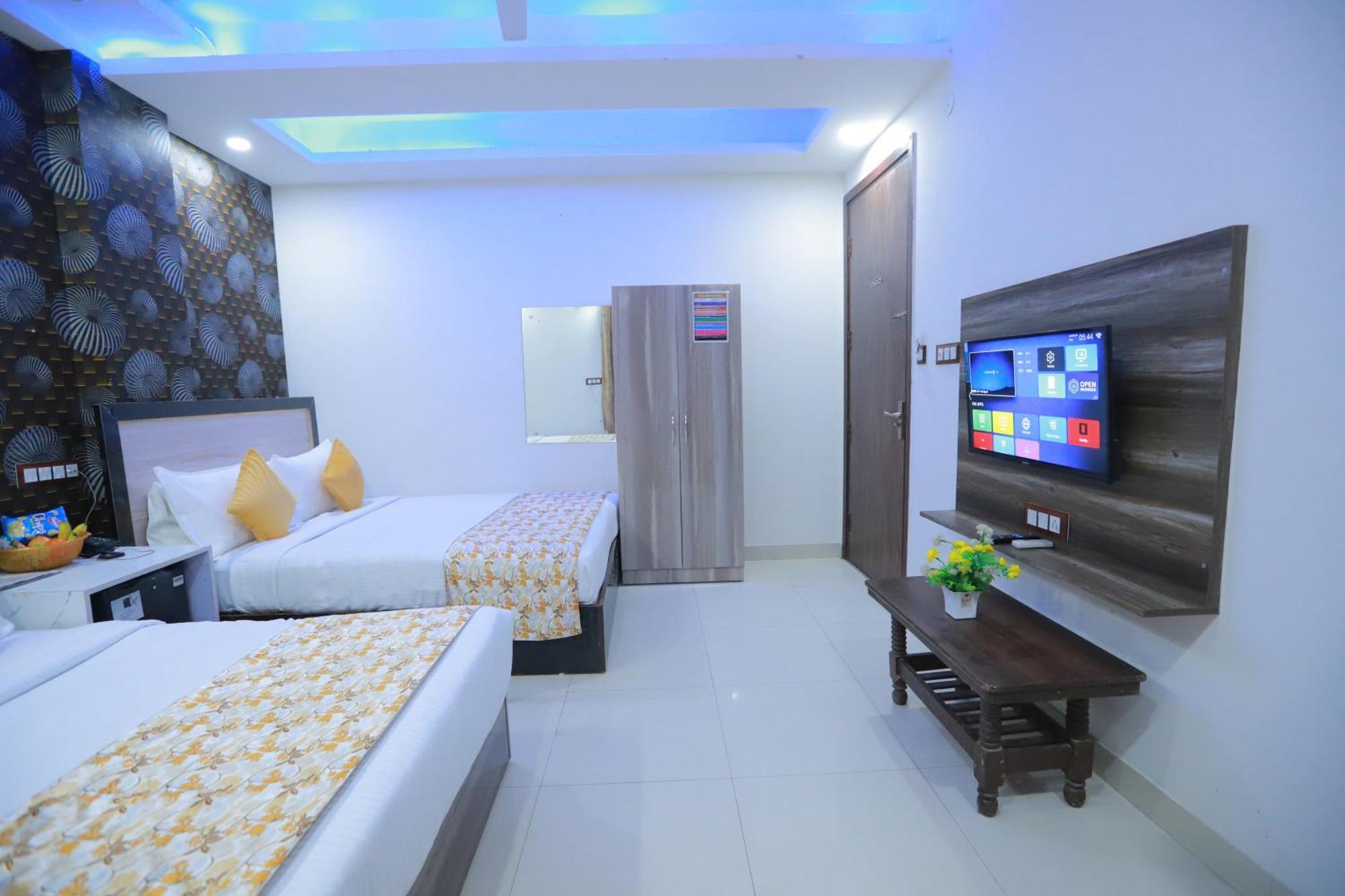 Oaks Inn Plaza Delhi Airport New Delhi Exterior photo