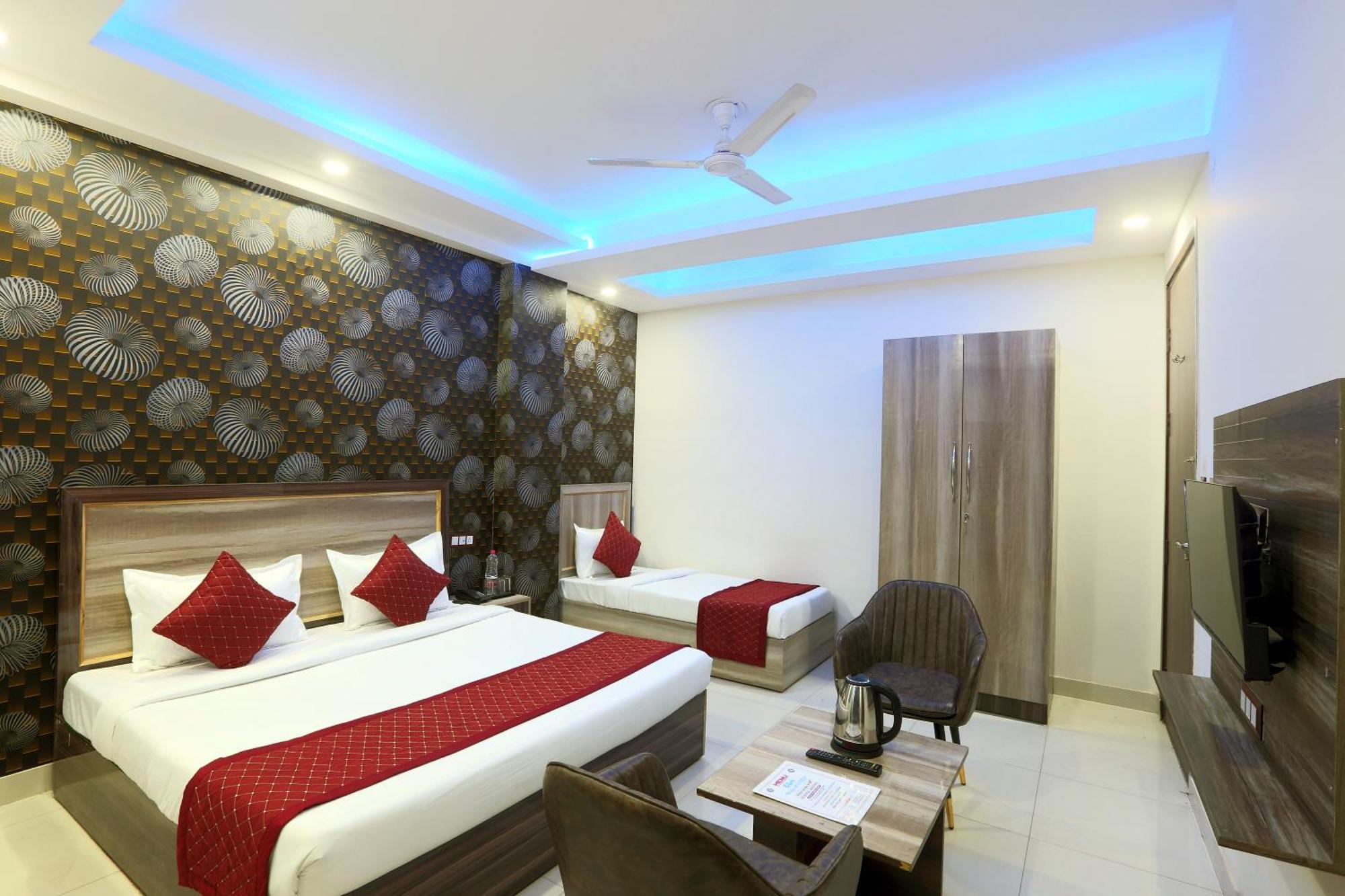 Oaks Inn Plaza Delhi Airport New Delhi Exterior photo